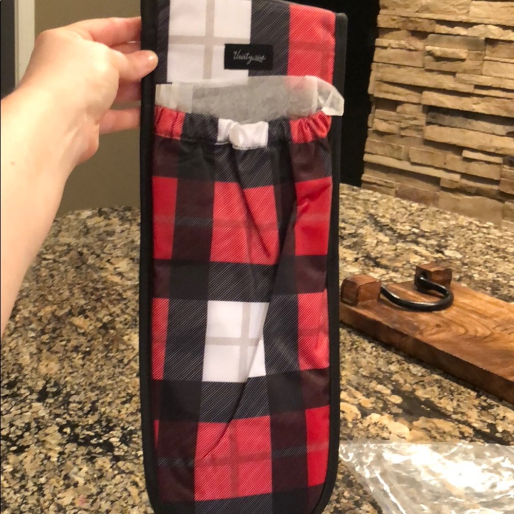 NWT Thirty One Flat Iron Sleeve